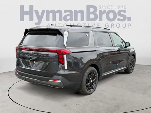 New 2026 Kia Carnival SX FWD image 3