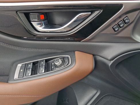 Used 2022 Subaru Outback Touring AWD/4WD image 13