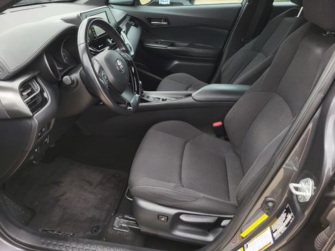 Used 2018 Toyota C-HR XLE FWD image 14