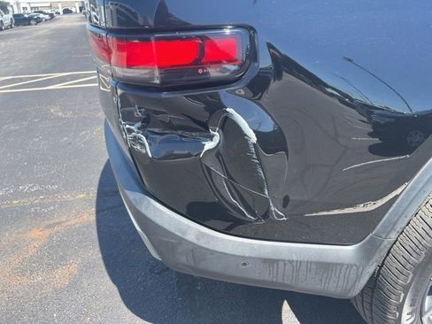 Used 2022 Rivian R1T Adventure image 5