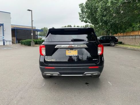 Certified 2024 Ford Explorer XLT w/ Equipment Group 202A AWD/4WD image 5
