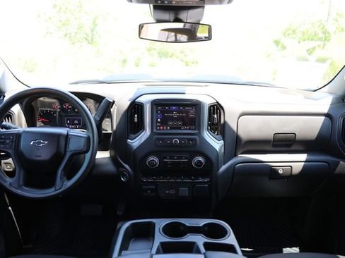Used 2024 Chevrolet Silverado 1500 Custom Trail Boss w/ Dark Appearance Package AWD/4WD image 10