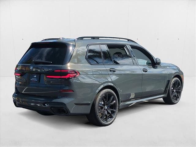 Used 2026 BMW X7 xDrive40i w/ M Sport Package AWD/4WD image 5