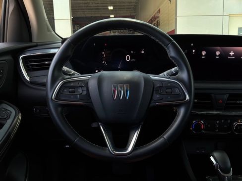 Used 2025 Buick Encore GX Preferred FWD image 30