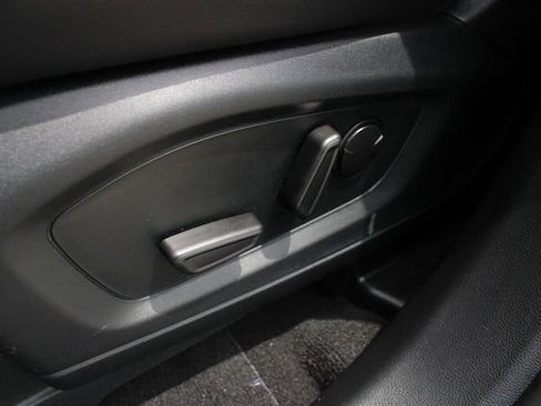 Used 2023 Ford Explorer XLT w/ Equipment Group 202A AWD/4WD image 3