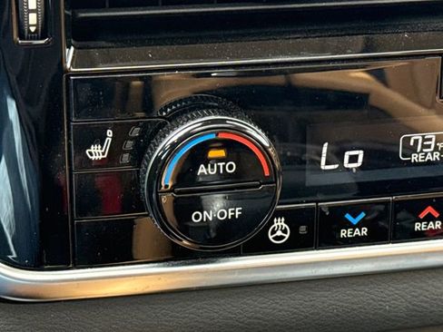 Used 2023 Nissan Rogue Platinum w/ Platinum Premium Package image 28