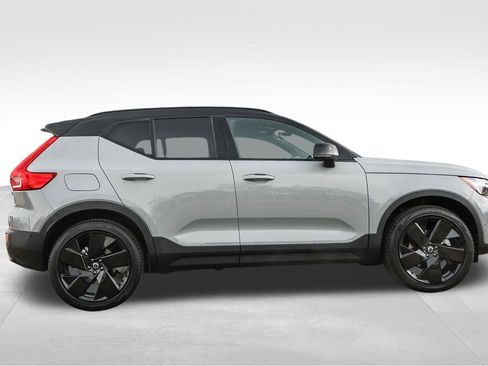 New 2026 Volvo XC40 B5 Ultra w/ Climate Package image 4