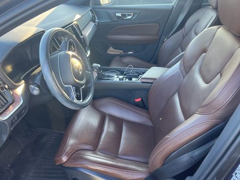 Used 2021 Volvo V60 T5 Cross Country w/ Lounge Package image 7