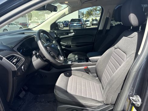 Used 2022 Ford Edge SE w/ Black Appearance Package image 13