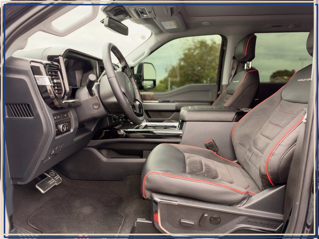Used 2024 Ford F250 Lariat w/ Lariat Ultimate Package AWD/4WD image 2