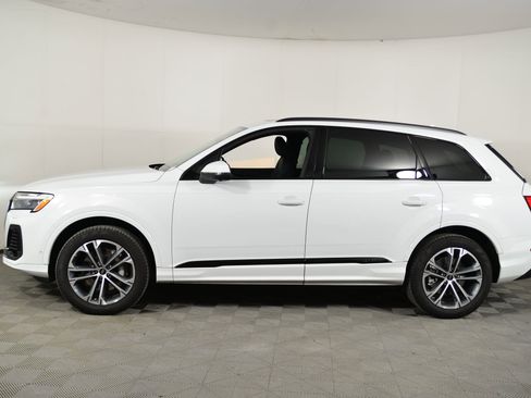 Certified 2025 Audi Q7 2.0T Premium Plus w/ Premium Plus Package image 2