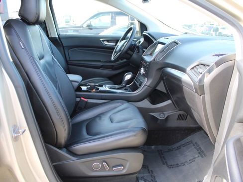 Used 2018 Ford Edge Titanium image 21