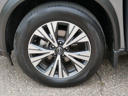 Certified 2023 Nissan Rogue SV w/ SV Premium B Package AWD/4WD image 15