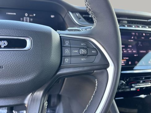 New 2025 Jeep Grand Cherokee Laredo X w/ Luxury Tech Group I image 28