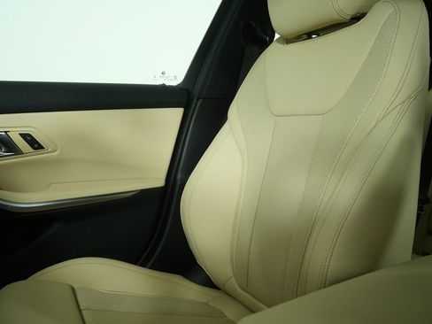 New 2026 BMW 330i Sedan w/ Convenience Package image 25