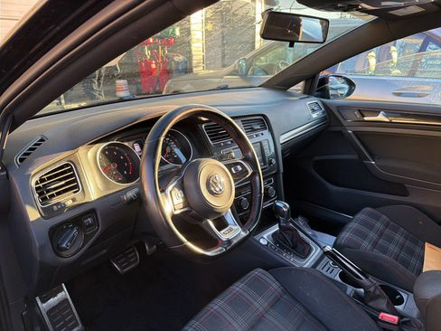 Used 2017 Volkswagen GTI Sport image 5
