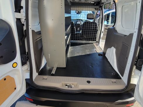 Used 2020 Ford Transit Connect XLT image 31