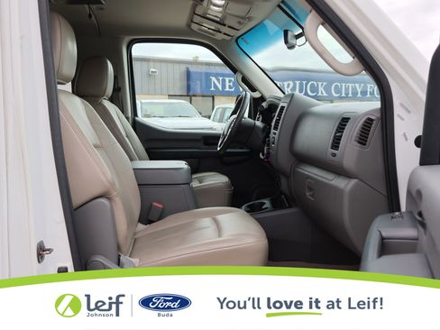 Used 2013 Nissan NV 3500 SL w/ Technology Pkg image 29