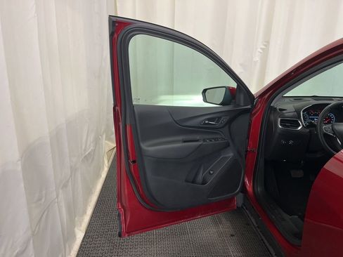 Used 2024 Chevrolet Equinox LT image 17