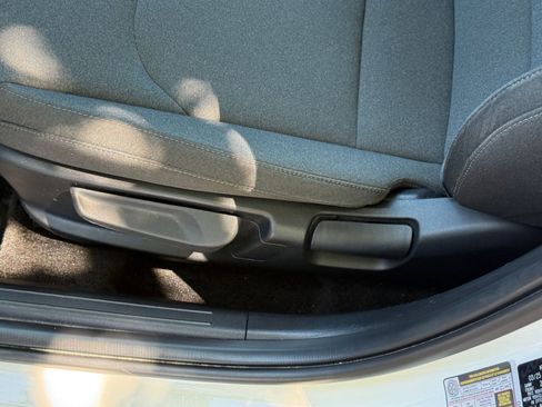 Used 2025 Kia K4 LXS image 22