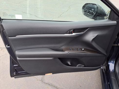 Used 2022 Toyota Camry XLE image 14