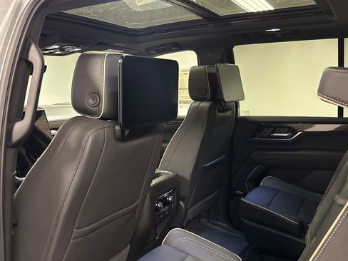 New 2026 GMC Yukon Elevation w/ Elevation Premium Package AWD/4WD image 33
