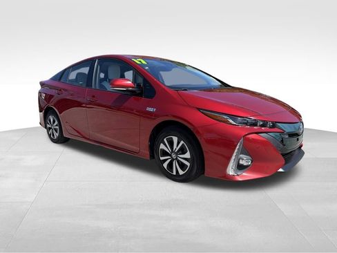 Used 2017 Toyota Prius Prime image 27