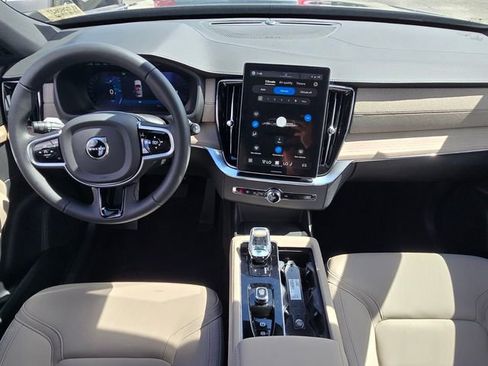 New 2026 Volvo XC90 B6 Plus image 18