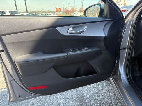 Used 2024 Kia Forte LXS image 18