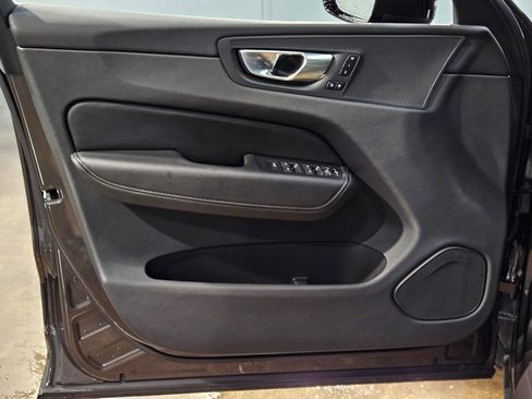 Used 2024 Volvo XC60 B5 Plus image 20