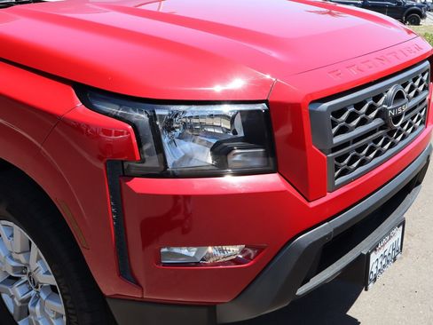 Used 2022 Nissan Frontier SV RWD image 9