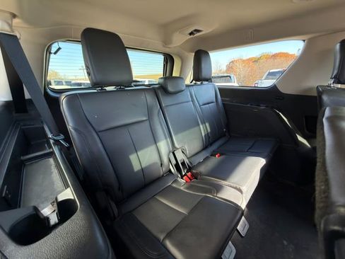 Used 2024 Ford Expedition Max XLT image 11