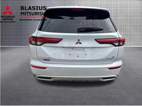 Used 2024 Mitsubishi Outlander 4WD Plug-In Hybrid image 29