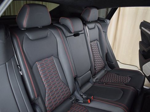Used 2019 Lamborghini Urus AWD/4WD image 17