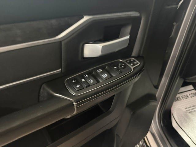 Used 2024 RAM 2500 Big Horn w/ Night Edition AWD/4WD image 44
