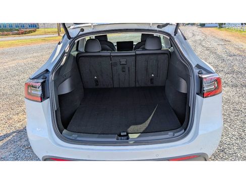 Used 2021 Tesla Model Y 2WD image 13