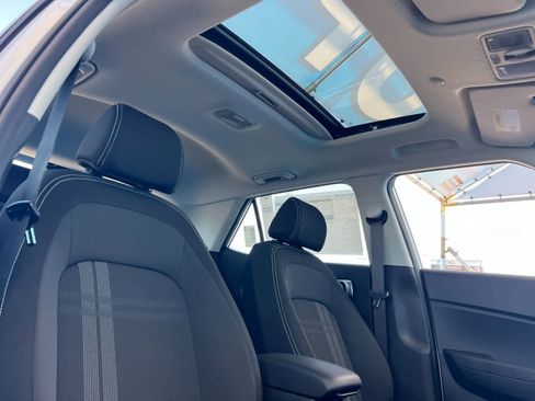 New 2025 Hyundai Venue SEL image 17