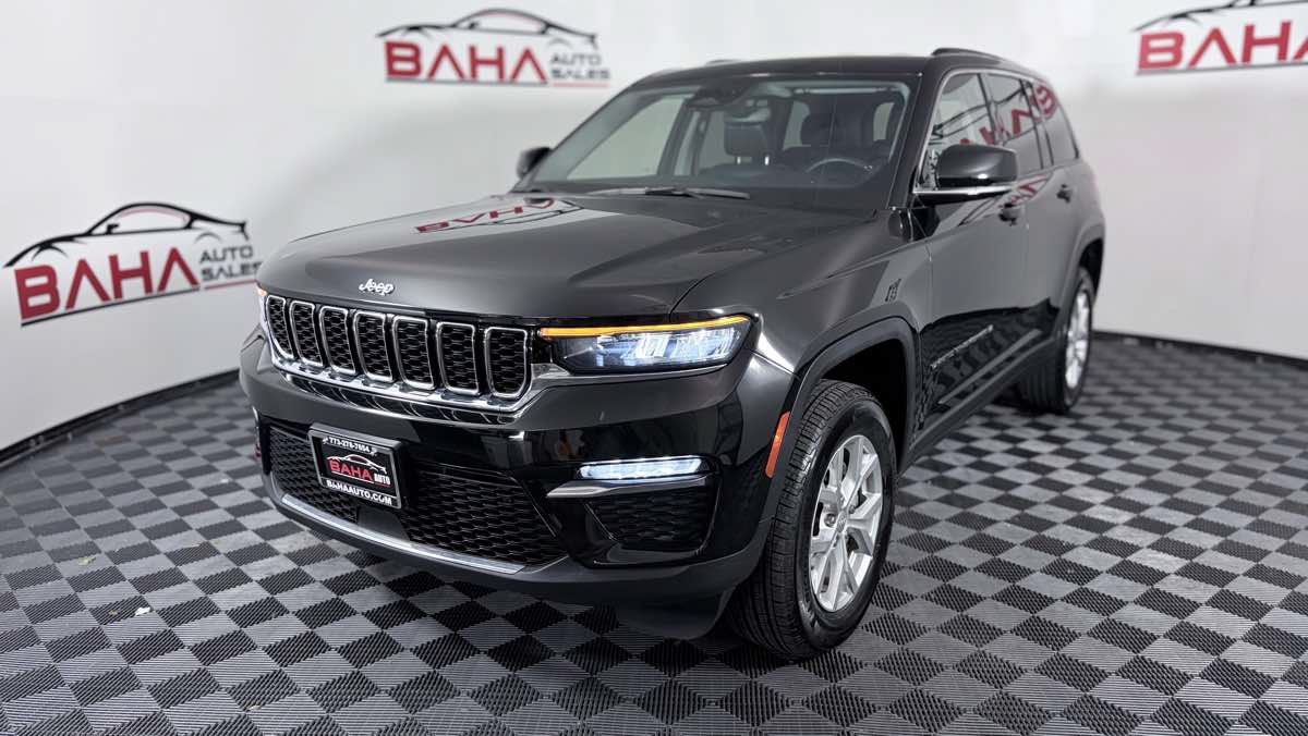 Used 2023 Jeep Grand Cherokee Limited AWD/4WD image 3