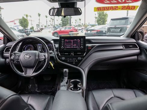 Used 2022 Toyota Camry SE image 25