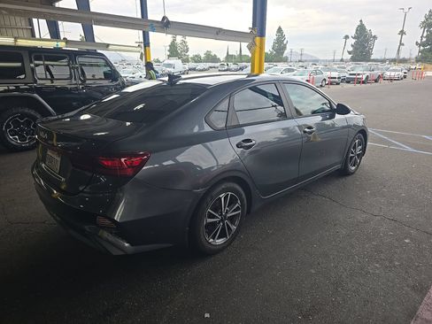 Used 2022 Kia Forte LXS FWD image 4
