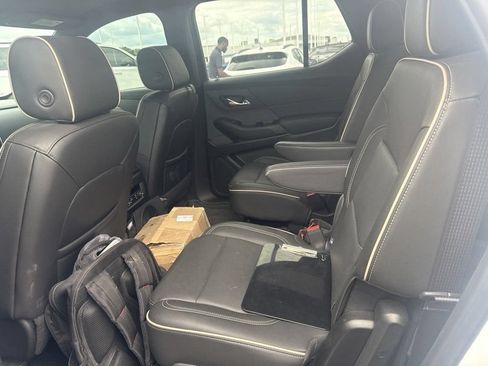 Used 2023 Chevrolet Traverse Premier w/ Redline Edition AWD/4WD image 4