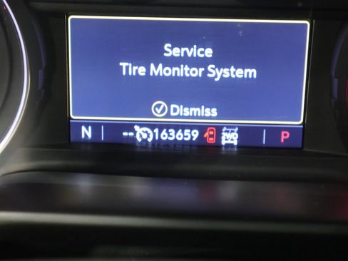 Used 2019 Chevrolet Silverado 1500 LT Trail Boss AWD/4WD image 38