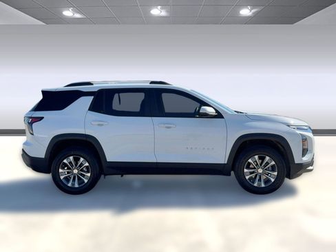 Used 2025 Chevrolet Equinox LT w/ Convenience Package II image 8