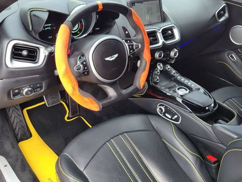 Used 2023 Aston Martin V8 Vantage Coupe RWD image 15