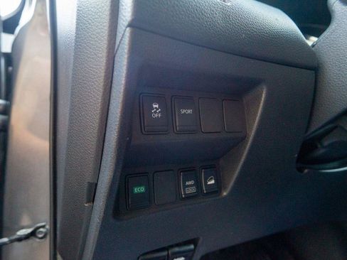 Used 2015 Nissan Rogue SV AWD/4WD image 17