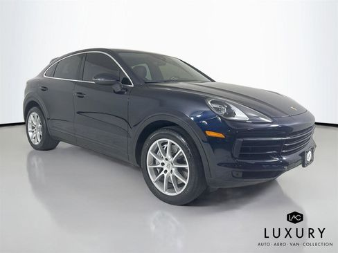 Used 2022 Porsche Cayenne Coupe w/ Premium Package image 4