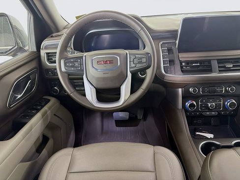 Used 2024 GMC Yukon XL SLT w/ SLT Luxury Package AWD/4WD image 20