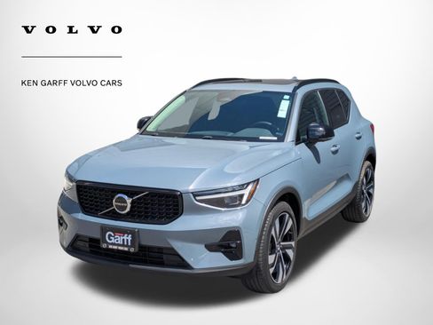 Used 2023 Volvo XC40 B5 Ultimate w/ Protection Package Premier AWD/4WD image 7