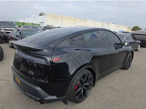 Used 2026 Tesla Model Y Performance AWD/4WD image 4