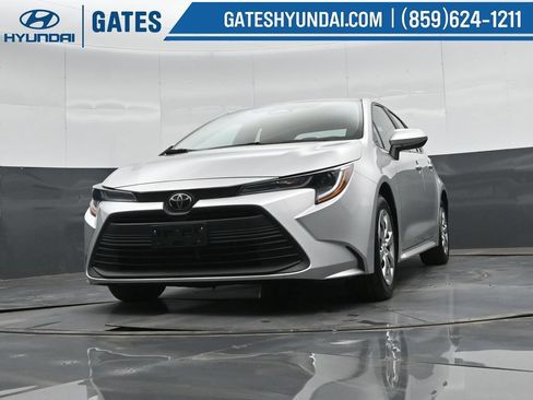 Used 2025 Toyota Corolla LE FWD image 37